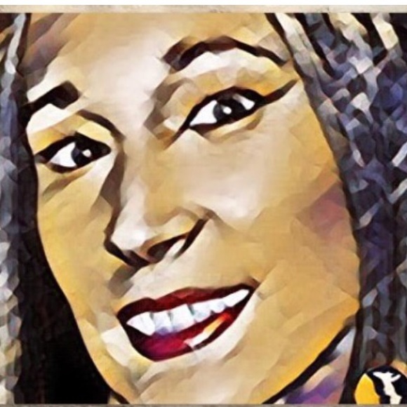 Meet your Posher, Christine - Picture 2 of 3